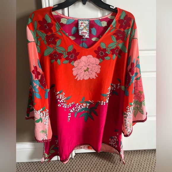 NEW JOHNNY WAS 100% silk NEW blouse top long sleeve, womens Medium embroidered - Picture 3 of 7